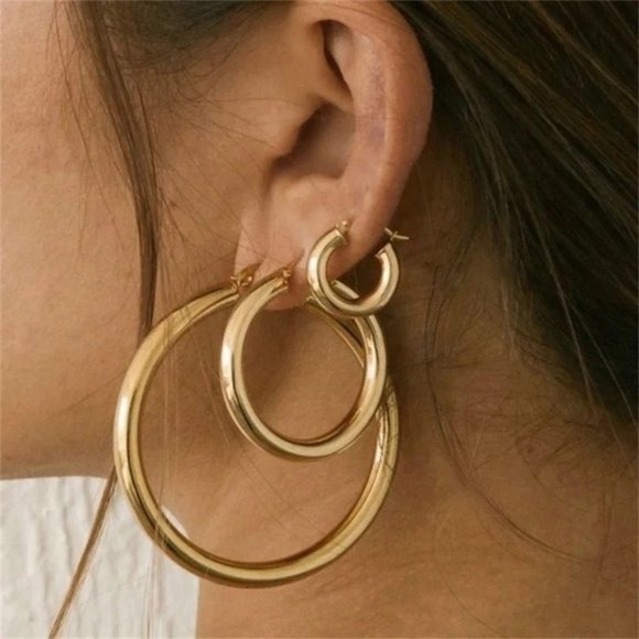 18k Gold Plated Large Circle Hoop Earrings - Picture 1 of 9